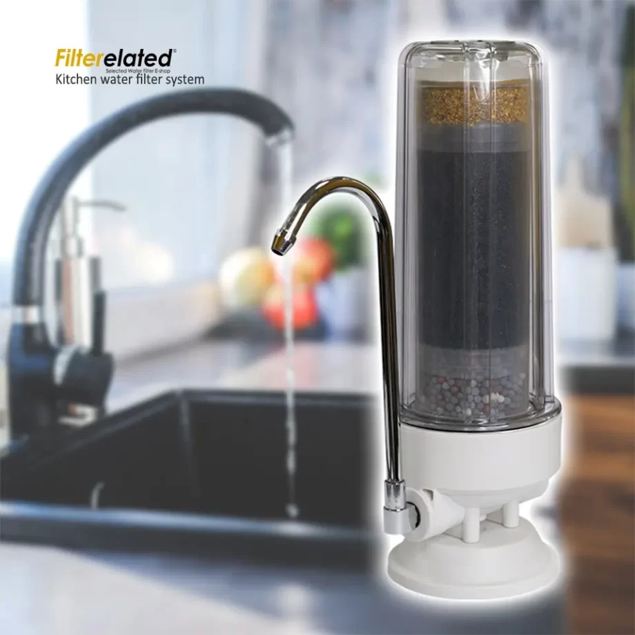 Filtro agua sobre mesada